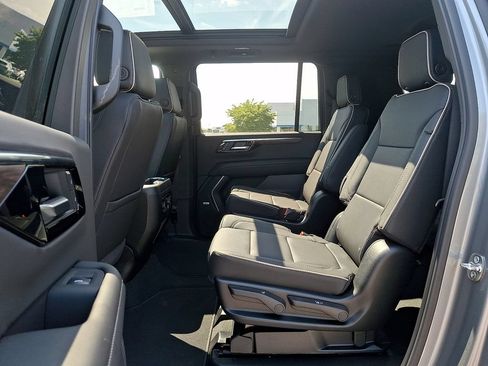 New 2026 Chevrolet Suburban Premier w/ Sun And Tow Package AWD/4WD image 6