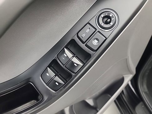 Used 2014 Hyundai Elantra SE FWD image 20