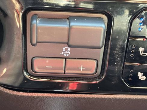 Used 2024 Chevrolet Silverado 2500 LTZ w/ LTZ Premium Package AWD/4WD image 23