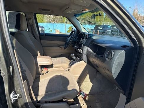 Used 2015 Jeep Patriot Sport image 16