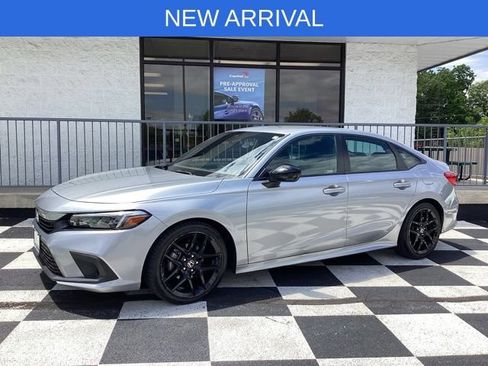 Used 2024 Honda Civic Sport image 2