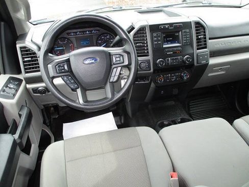 Used 2019 Ford F250 XL w/ Power Equipment Group AWD/4WD image 17