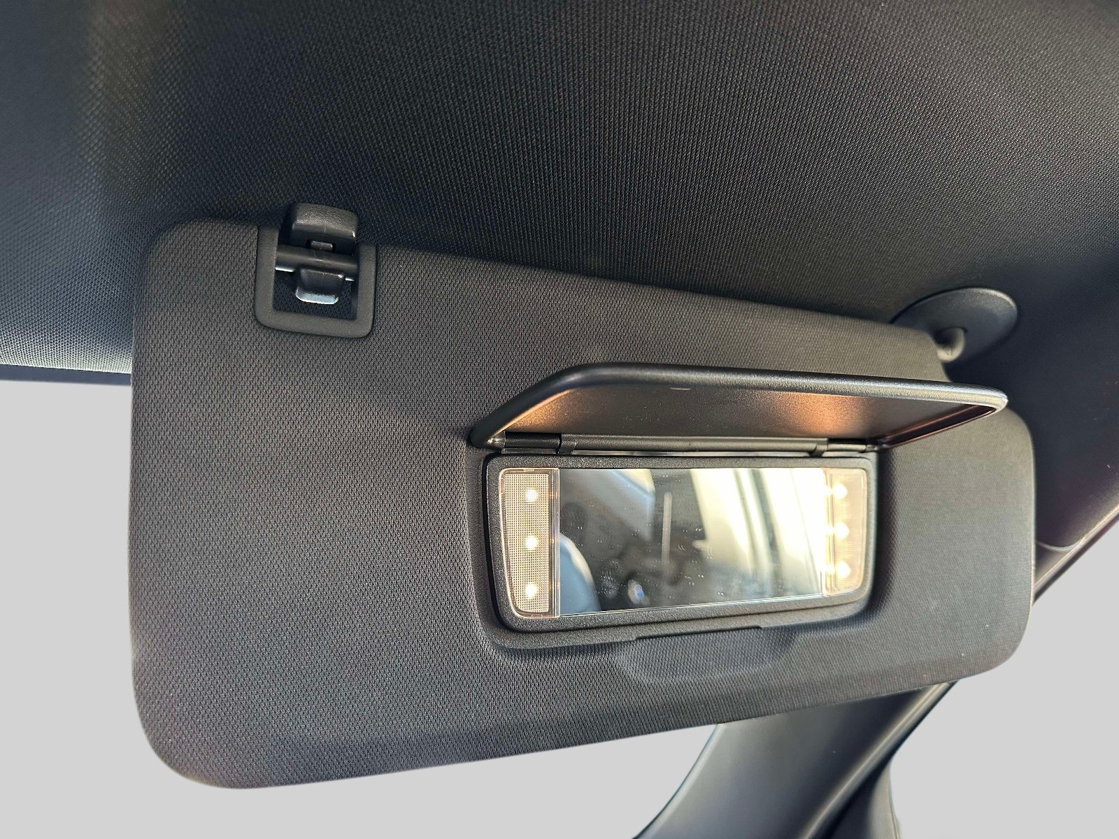 Used 2023 Chevrolet Traverse RS AWD/4WD image 36