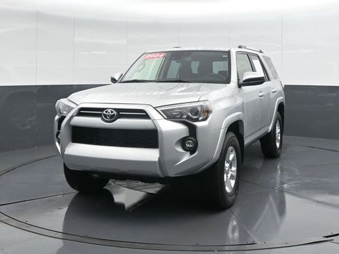 Used 2024 Toyota 4Runner SR5 image 6