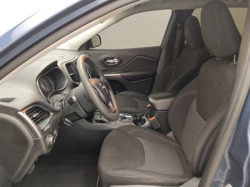 Used 2020 Jeep Cherokee Latitude FWD image 17