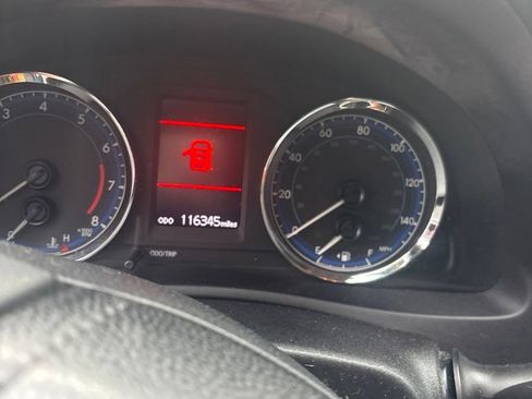Used 2018 Toyota Corolla LE FWD image 1