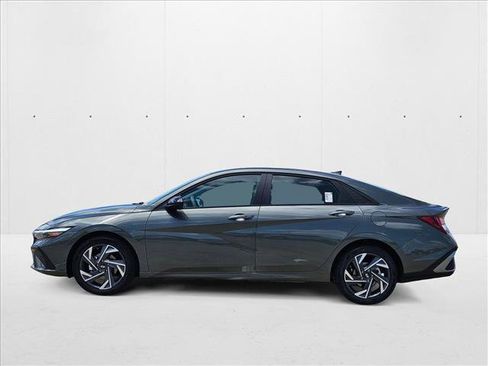 New 2025 Hyundai Elantra Sport image 5