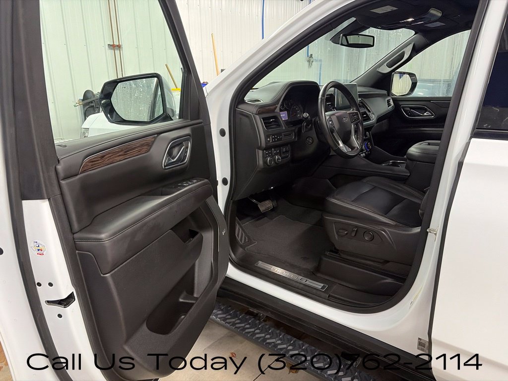 Used 2021 Chevrolet Suburban Z71 w/ Z71 Signature Package AWD/4WD image 12