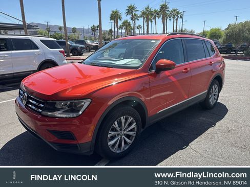 Used 2018 Volkswagen Tiguan SE w/ Panoramic Sunroof Package image 1