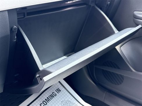 New 2025 Volkswagen Taos SE image 43