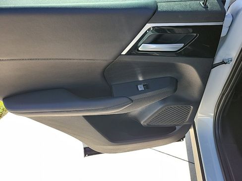 Used 2022 Mitsubishi Outlander SE image 10