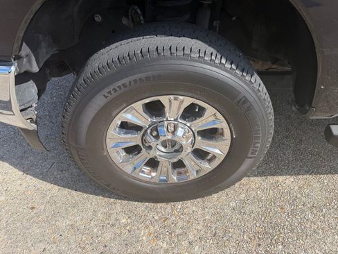 Used 2019 Ford F250 XLT w/ XLT Premium Package AWD/4WD image 22