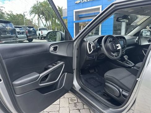 Used 2024 Kia Soul LX w/ Option Group 015 FWD image 22