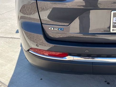 Used 2022 Jeep Grand Cherokee Limited 4xe w/ Luxury Tech Group II image 11