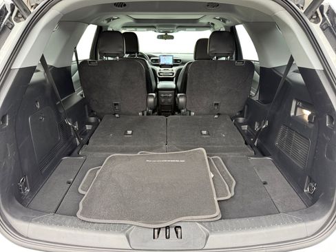 Used 2022 Ford Explorer XLT w/ Equipment Group 202A image 17