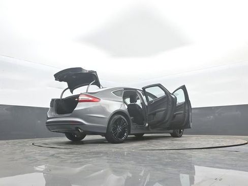 Used 2014 Ford Fusion SE w/ Equipment Group 202A image 39