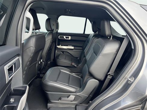 Used 2023 Ford Explorer XLT w/ Equipment Group 202A image 10