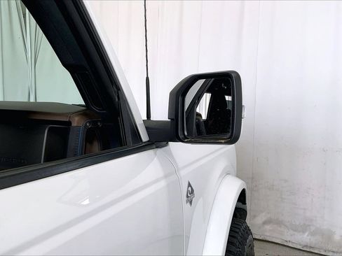 Used 2022 Ford Bronco Outer Banks AWD/4WD image 11