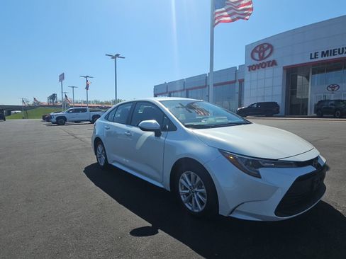 Certified 2026 Toyota Corolla LE w/ LE Premium Package FWD image 1