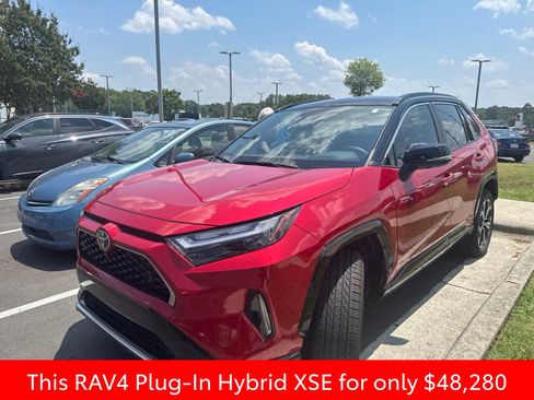 Used 2025 Toyota RAV4 XSE w/ Premium Package AWD/4WD image 12