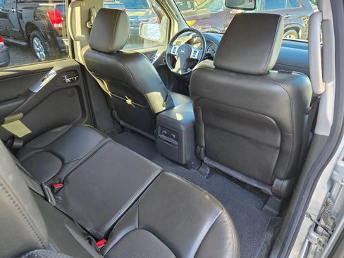 Used 2011 Nissan Pathfinder Silver image 18