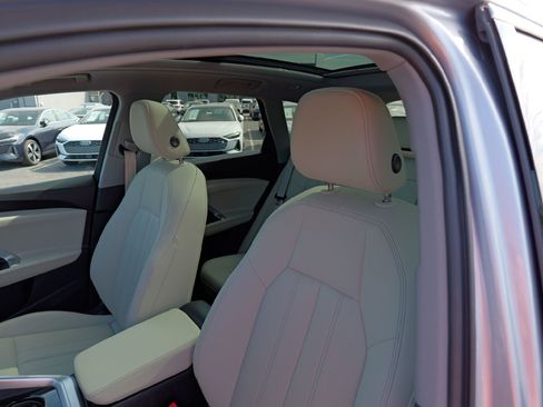 Used 2025 Audi Q5 Premium Plus w/ Premium Plus image 10