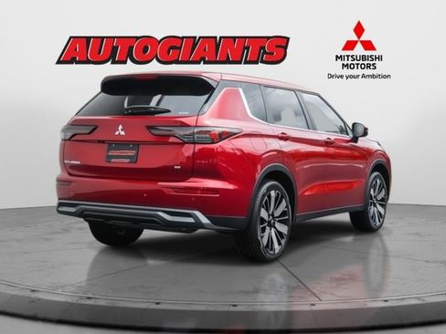 New 2025 Mitsubishi Outlander SE image 4