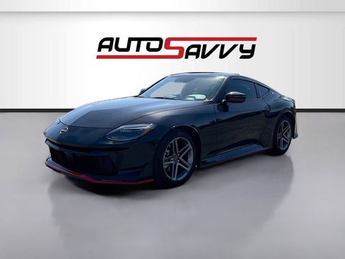 Used 2025 Nissan Z NISMO w/ Floor Mat Package RWD image 3