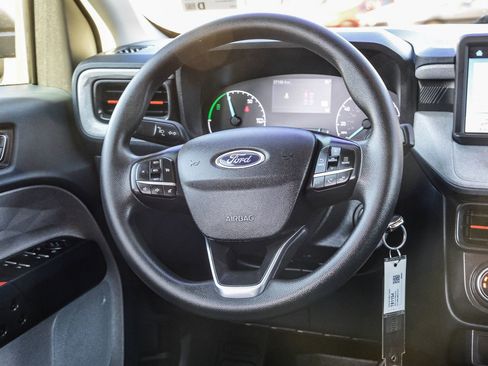 Used 2022 Ford Maverick XLT image 18