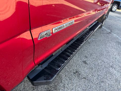 Used 2022 Ford F250 Lariat w/ Black Appearance Package image 10