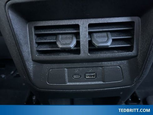 Used 2023 GMC Canyon Denali image 17