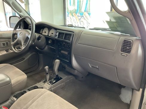 Used 2004 Toyota Tacoma 4x4 Xtracab V6 image 15