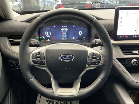 Used 2025 Ford Explorer Active w/ Active Comfort Package image 22