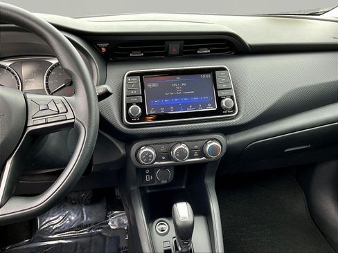 Certified 2025 Nissan Kicks Play S FWD image 9