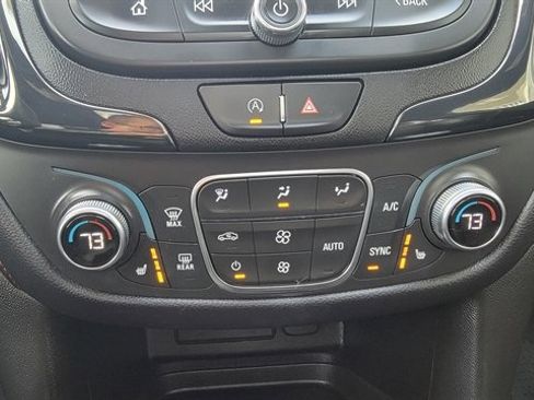 Used 2022 Chevrolet Equinox RS w/ RS Leather Package image 32