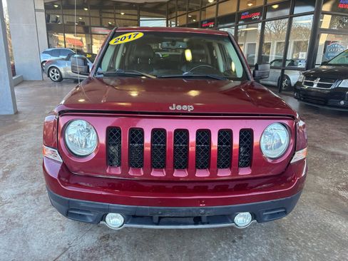 Used 2017 Jeep Patriot High Altitude image 2