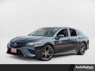 Used 2020 Toyota Camry SE image 1
