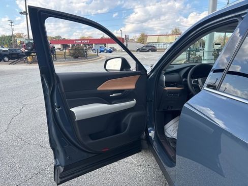 Used 2026 Toyota Grand Highlander Limited image 10