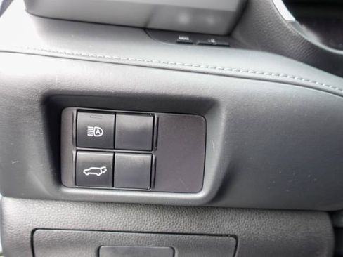 Certified 2023 Toyota Highlander XLE image 43