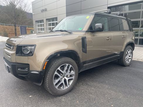Used 2025 Land Rover Defender 110 X-Dynamic SE image 1