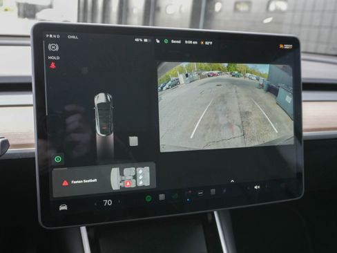 Used 2021 Tesla Model Y Long Range AWD/4WD image 23