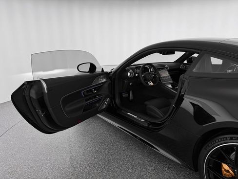 Used 2026 Mercedes-Benz AMG GT 63 image 12