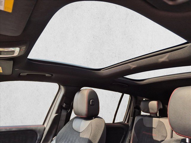 Used 2021 Mercedes-Benz GLB 250 4MATIC image 16
