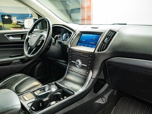 Used 2019 Ford Edge Titanium FWD image 48