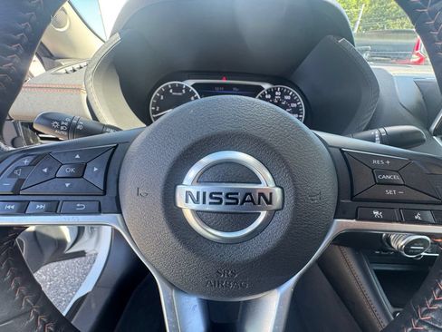 Used 2022 Nissan Sentra SR w/ SR Premium Package FWD image 19