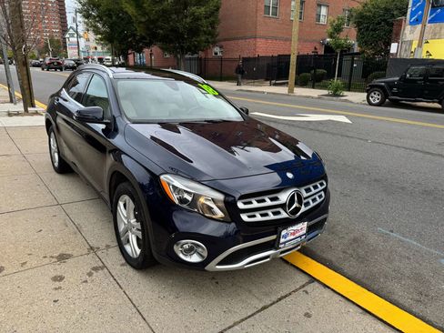 Used 2018 Mercedes-Benz GLA 250 4MATIC image 6
