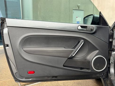 Used 2014 Volkswagen Beetle 2.5 image 15