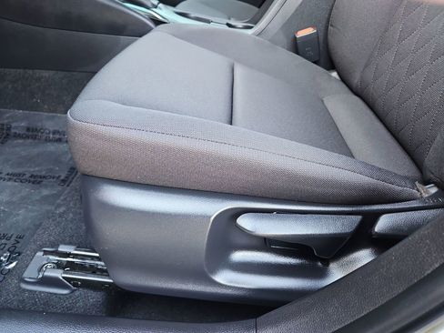 Used 2024 Toyota Corolla LE image 21