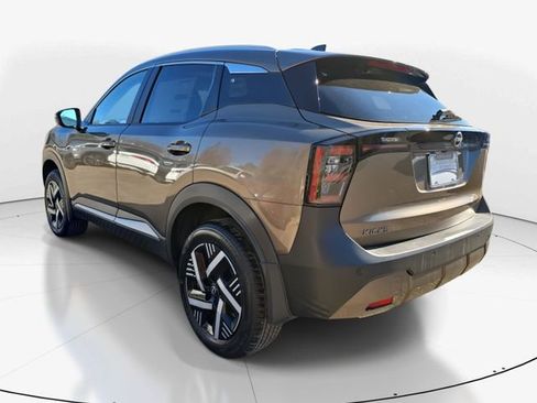 New 2026 Nissan Kicks SV w/ Charging Package FWD image 6