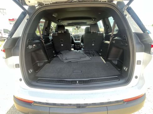 Used 2023 Jeep Grand Cherokee L Laredo AWD/4WD image 6